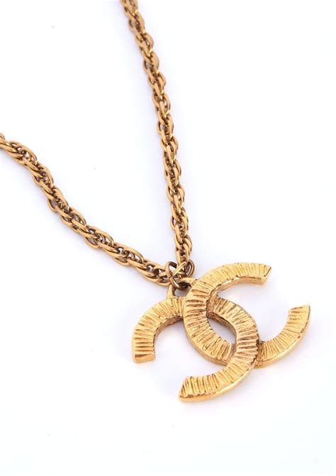 authentic vintage chanel necklace.